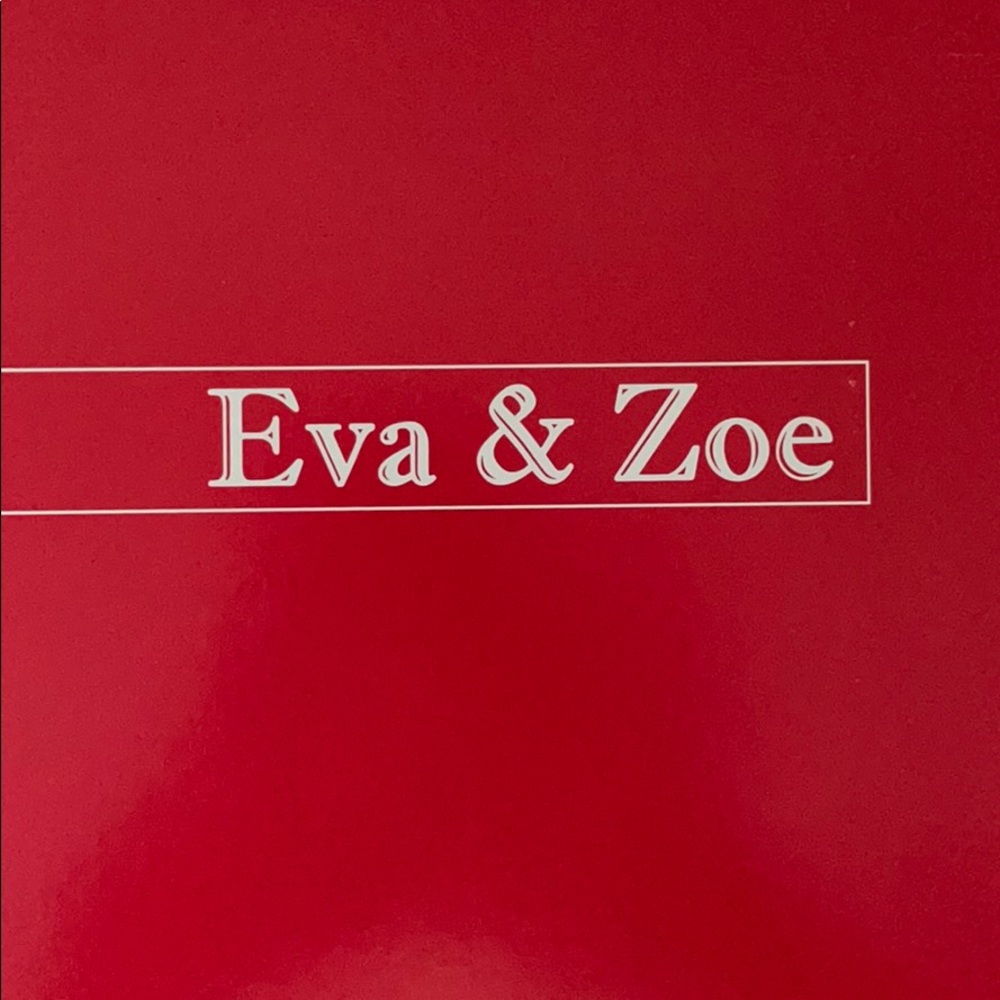 Eva & Zoe - Picture 5 of 5